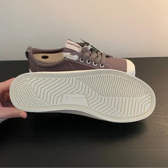 Cariuma OCA low Pantone canvas thread sneakers US-Women 6.5 shoes tan / gray - Picture 2 of 5